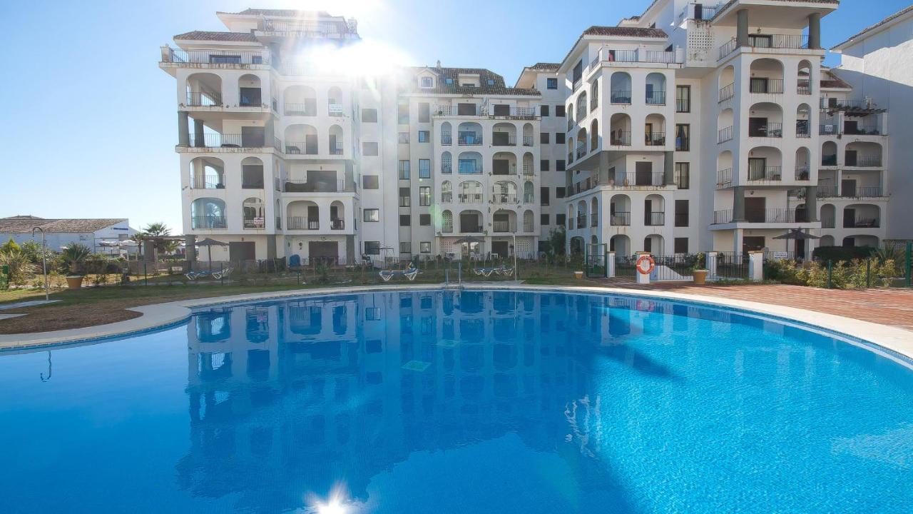 Lovely 2-Bed Apartment In Marina De La Duquesa Castillo de Sabinillas ภายนอก รูปภาพ