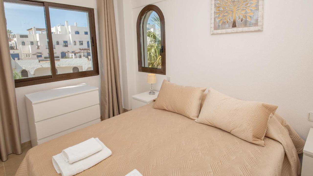 Lovely 2-Bed Apartment In Marina De La Duquesa Castillo de Sabinillas ภายนอก รูปภาพ