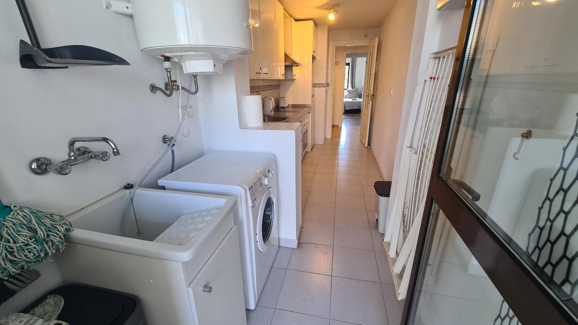 Lovely 2-Bed Apartment In Marina De La Duquesa Castillo de Sabinillas ภายนอก รูปภาพ