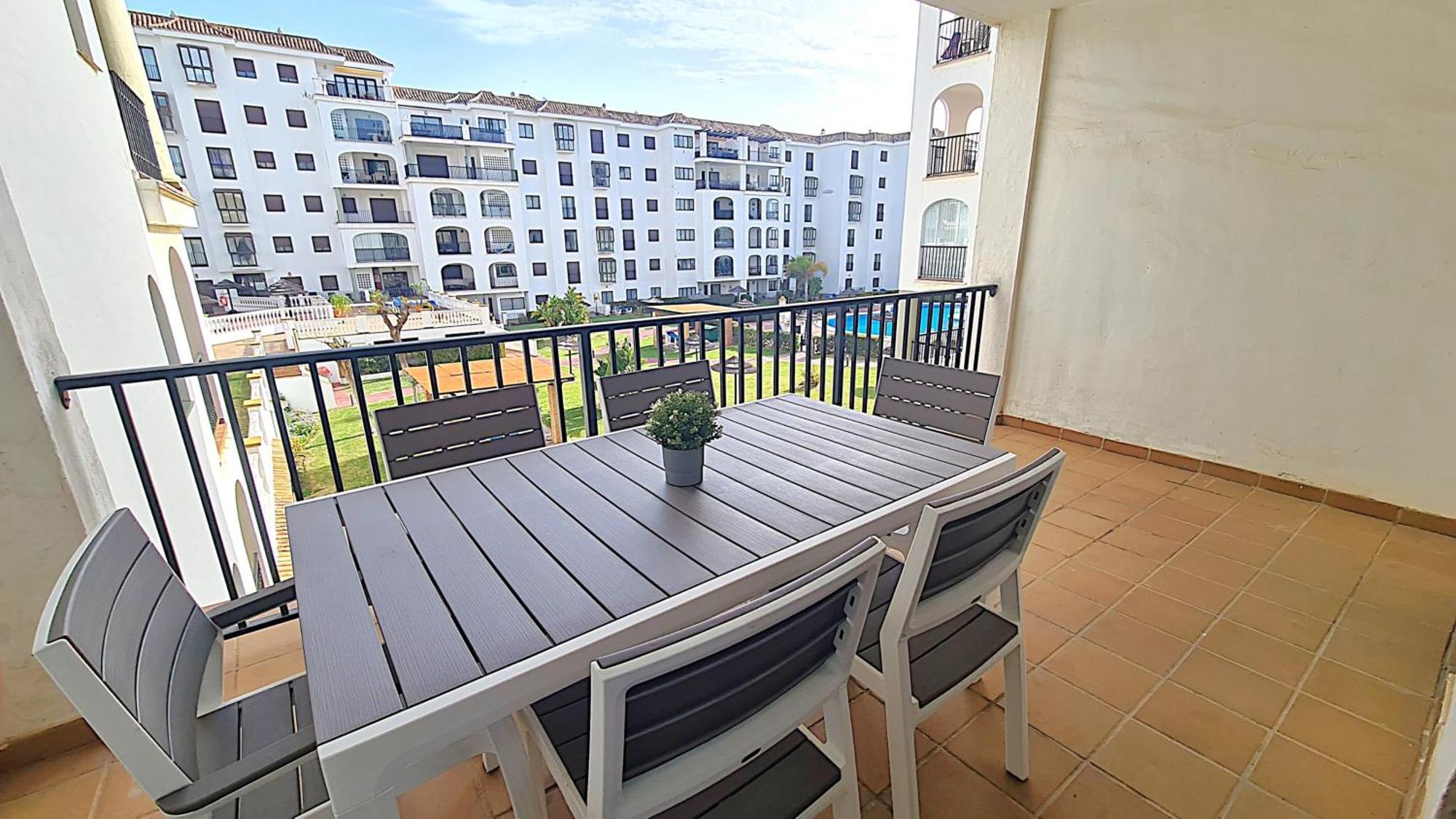 Lovely 2-Bed Apartment In Marina De La Duquesa Castillo de Sabinillas ภายนอก รูปภาพ